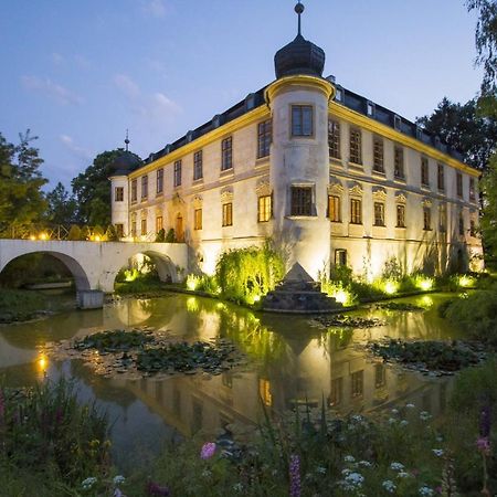Chateau Trebesice Kutná Hora Exterior foto